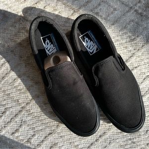 VANS all black slip ins